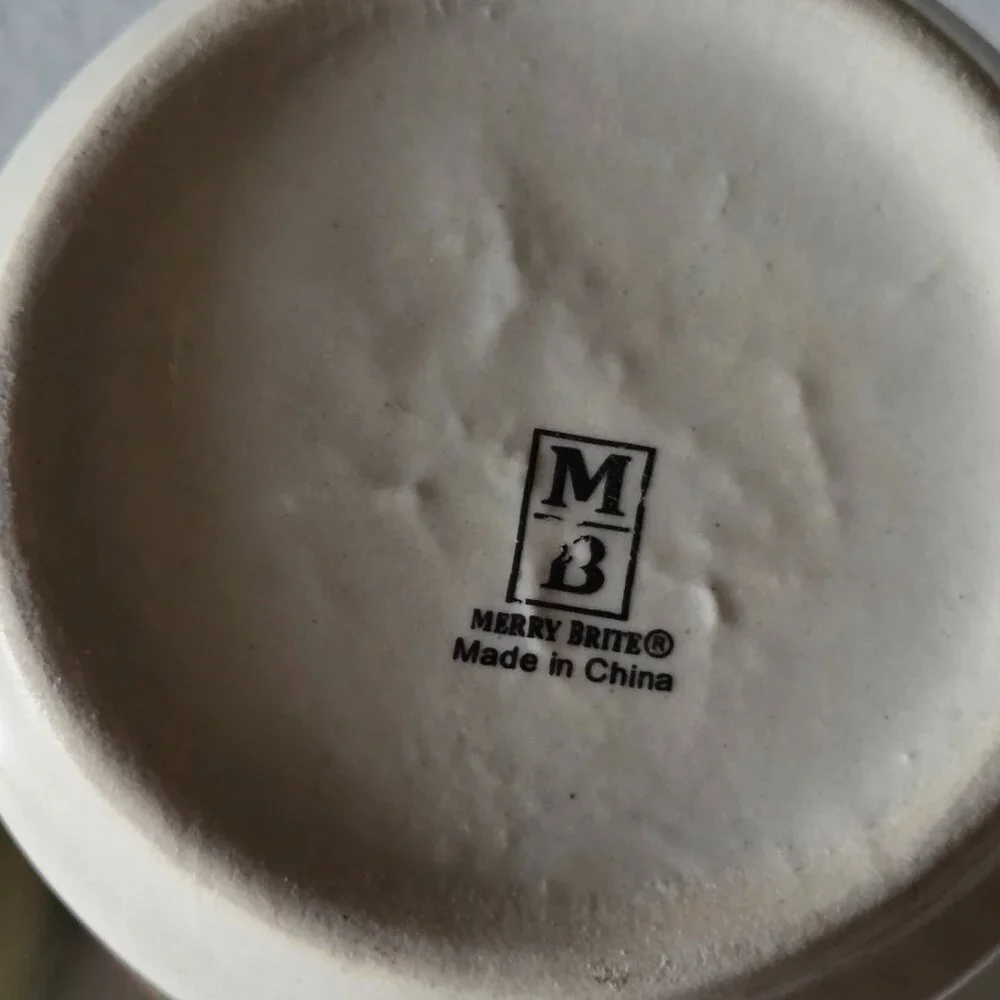 Merry Brite Vintage Christmas Crock with Rubber Sealed Lid - Picture 5 of 6